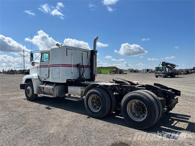 Freightliner USF-1E 6x4 T/A Sleeper Truck Tractor Tractor Units