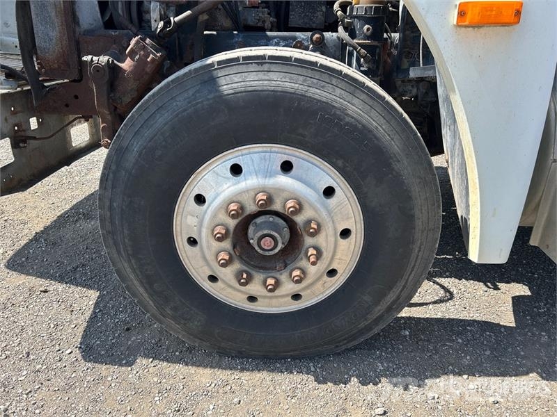 Freightliner USF-1E 6x4 T/A Sleeper Truck Tractor Tractor Units