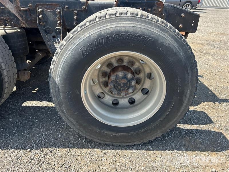 Freightliner USF-1E 6x4 T/A Sleeper Truck Tractor Tractor Units