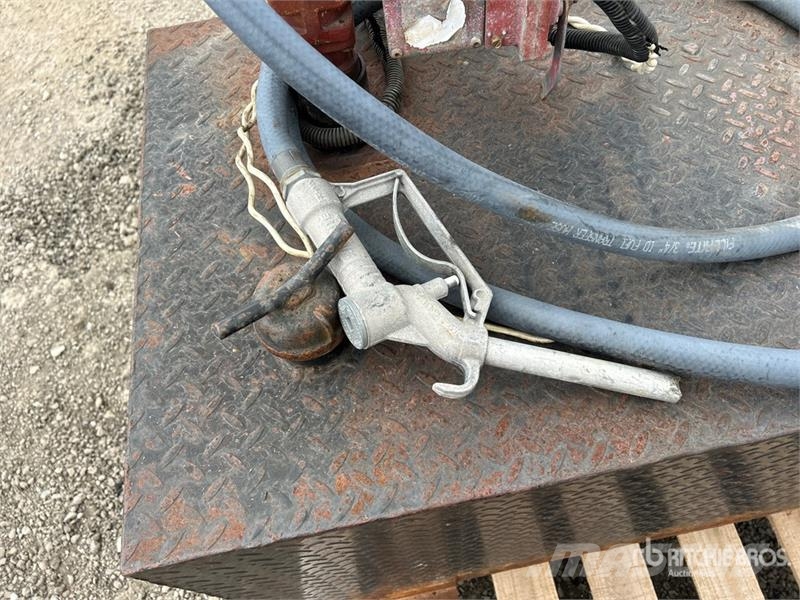Fuel Tank Kraftstoff- und Zusatzstoffbehälter