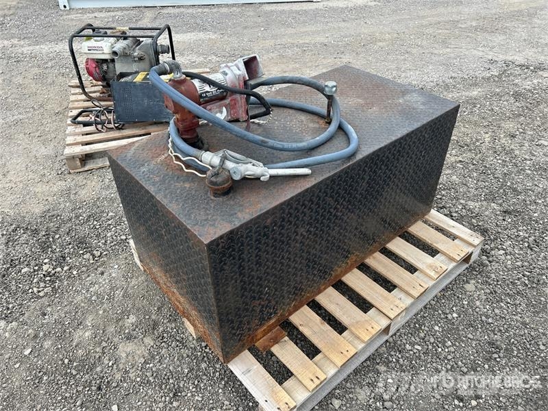 Fuel Tank Kraftstoff- und Zusatzstoffbehälter