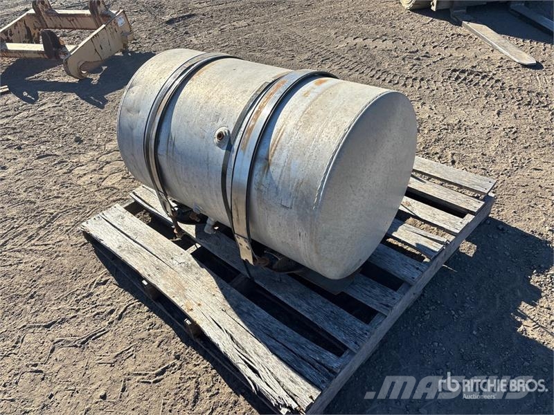  Fuel Tank صهاريج الوقود والصهاريج الإضافية