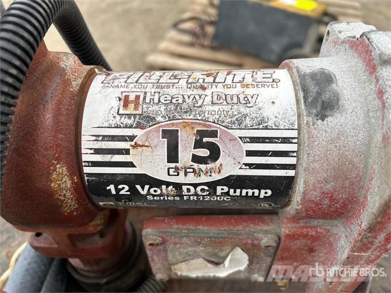Fuel Tank Kraftstoff- und Zusatzstoffbehälter