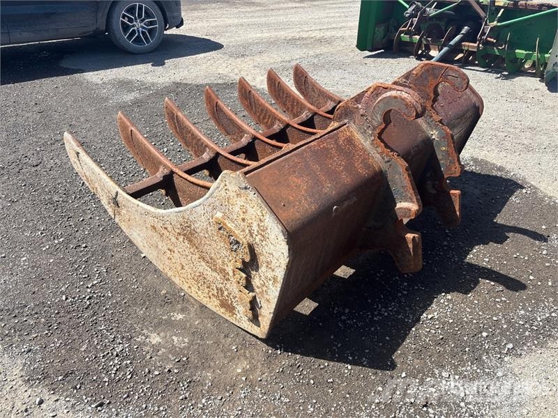 Garier 2RAT72 72 in Excavator Rake Schudders