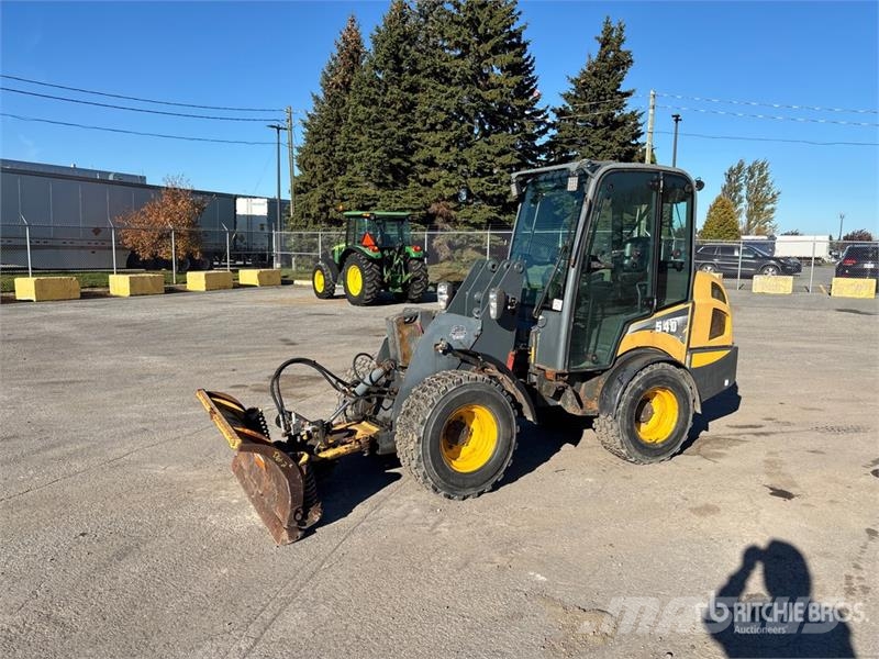 Gehl AL540 Sidewalk Plow Otros componentes