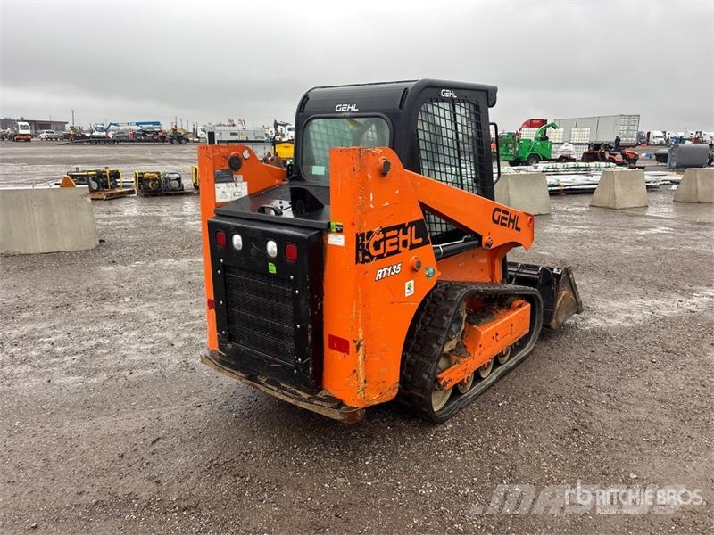 Gehl RT135 Compact Track Loader Lietoti riteņu kompaktiekrāvēji