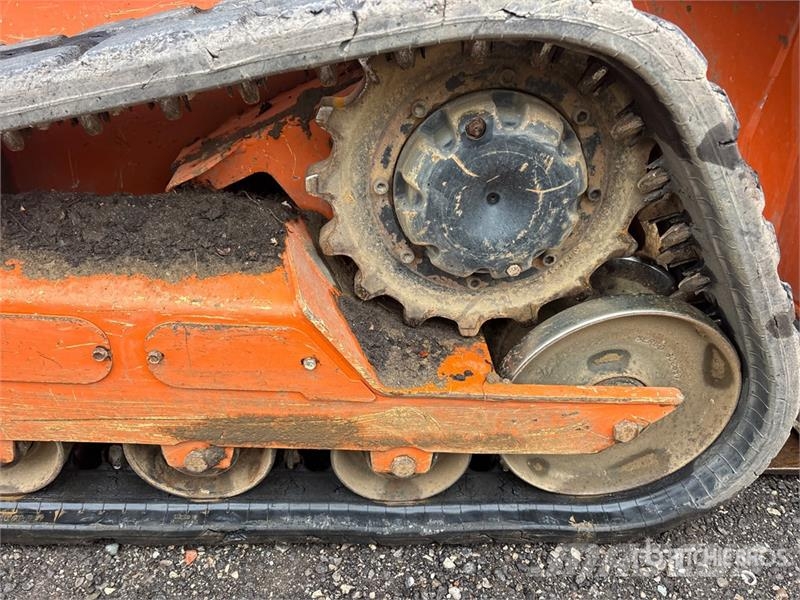 Gehl RT135 Compact Track Loader Lietoti riteņu kompaktiekrāvēji