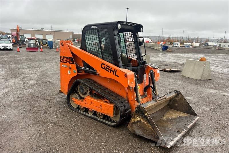 Gehl RT135 Compact Track Loader Lietoti riteņu kompaktiekrāvēji