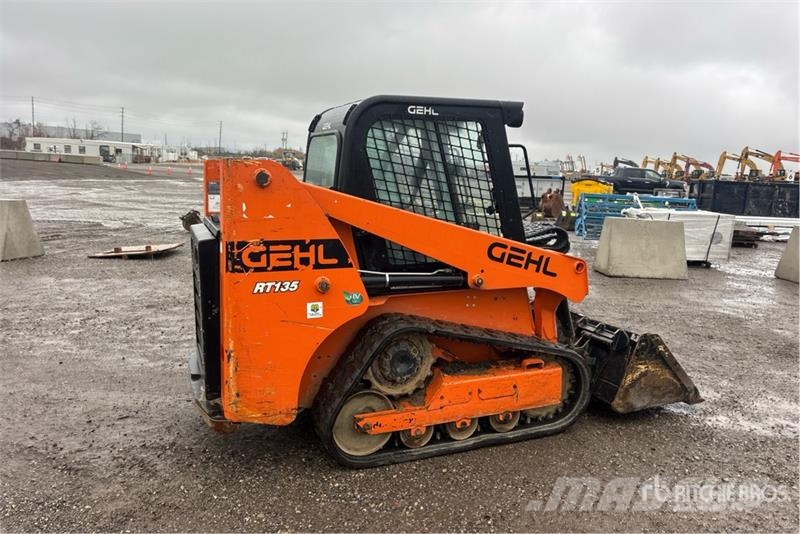 Gehl RT135 Compact Track Loader Lietoti riteņu kompaktiekrāvēji