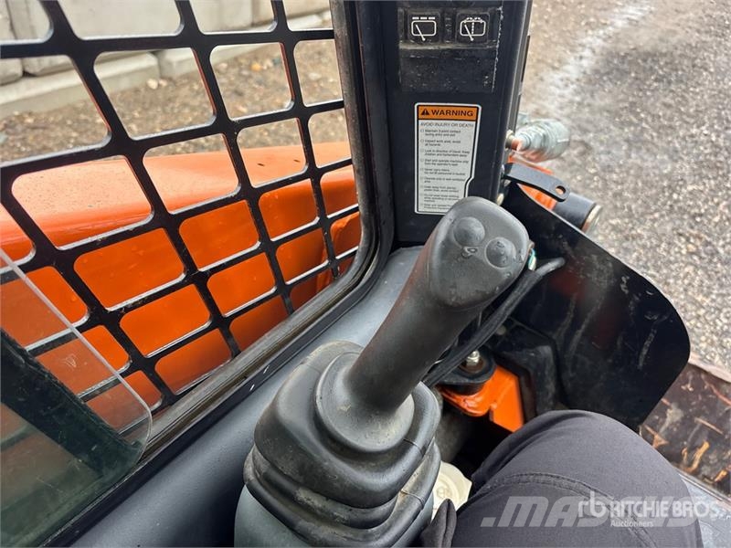 Gehl RT135 Compact Track Loader Lietoti riteņu kompaktiekrāvēji