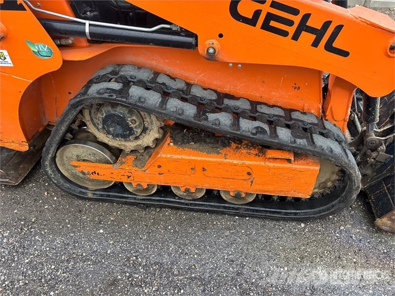 Gehl RT135 Compact Track Loader Lietoti riteņu kompaktiekrāvēji