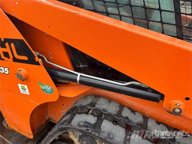 Gehl RT135 Compact Track Loader Lietoti riteņu kompaktiekrāvēji