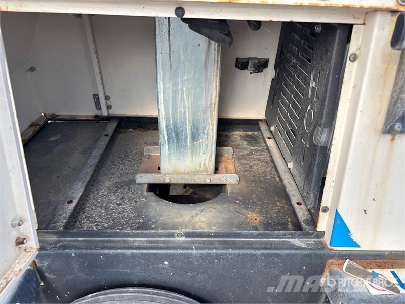 Generac Magnum PLT240 Light Tower Valopylväät