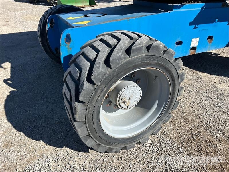 Genie 4WD Diesel Articulating Boom Lift رافعات سلة مفصلية