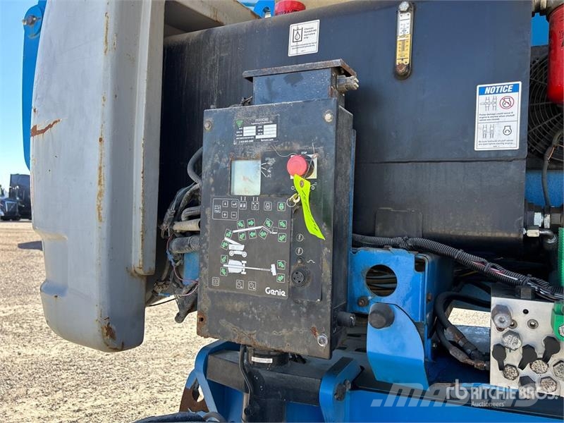 Genie 4WD Diesel Articulating Boom Lift رافعات سلة مفصلية
