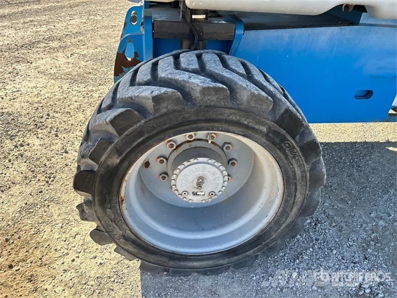 Genie 4WD Diesel Articulating Boom Lift رافعات سلة مفصلية