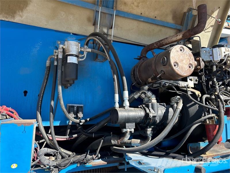 Genie 4WD Diesel Articulating Boom Lift رافعات سلة مفصلية