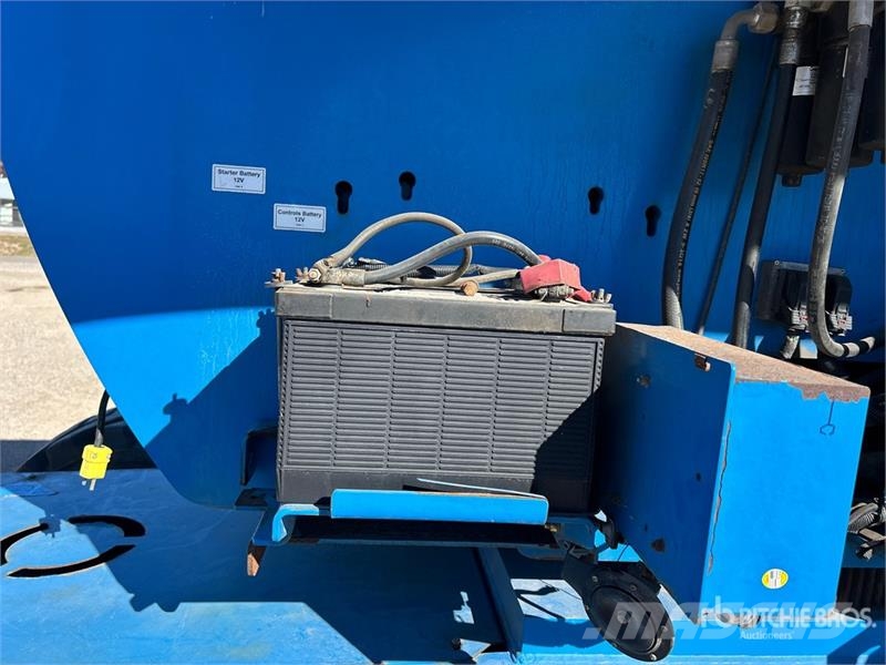 Genie 4WD Diesel Articulating Boom Lift رافعات سلة مفصلية