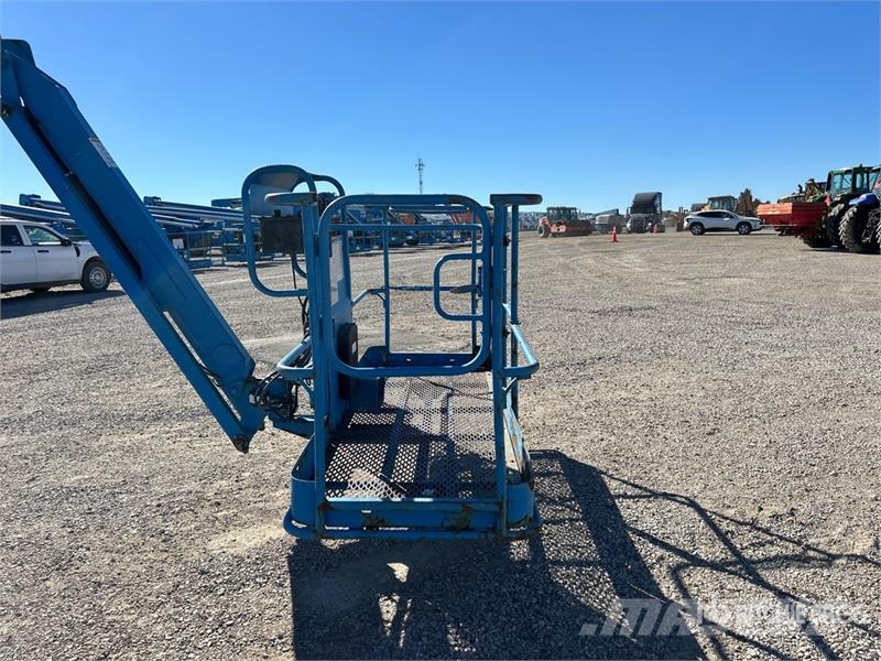 Genie 4WD Diesel Articulating Boom Lift رافعات سلة مفصلية