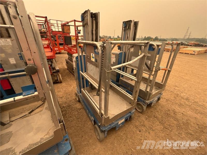 Genie GR-20 Vertical Mast Lift Vertical mast lifts