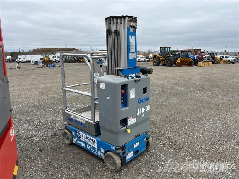 Genie GR-20 Vertical Mast Lift Vertical mast lifts