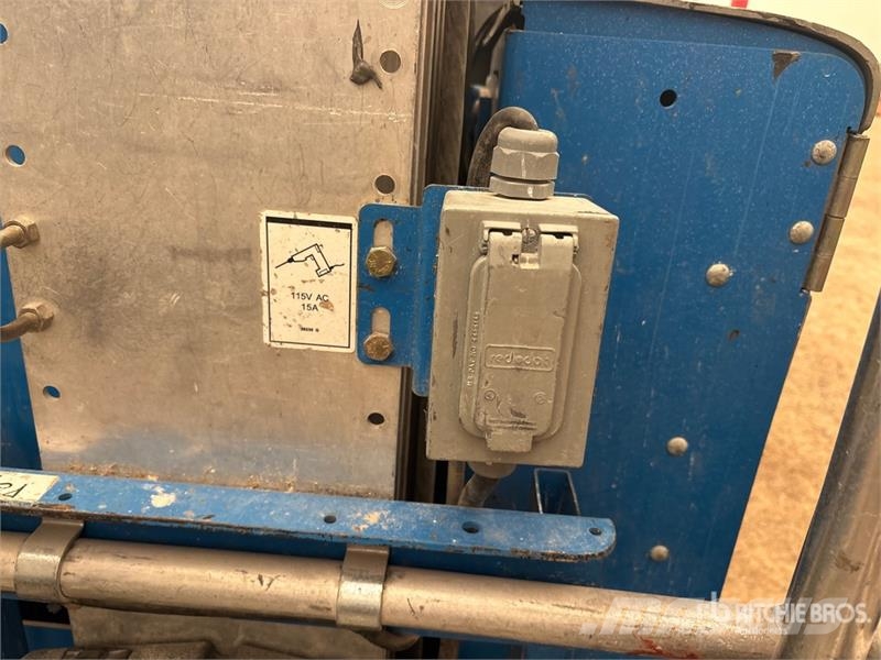 Genie GR-20 Vertical Mast Lift Vertical mast lifts
