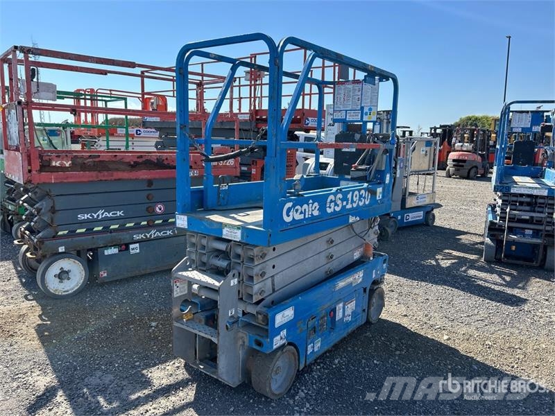 Genie GS-1930 Electric Scissor Lift Scissor lifts