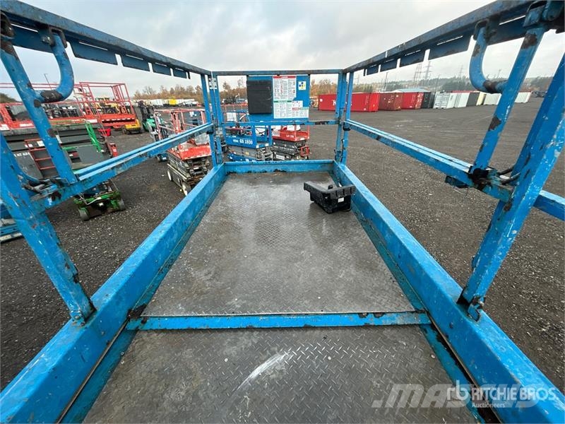 Genie GS-2669 RT Diesel Scissor Lift رافعات مقصية الشكل