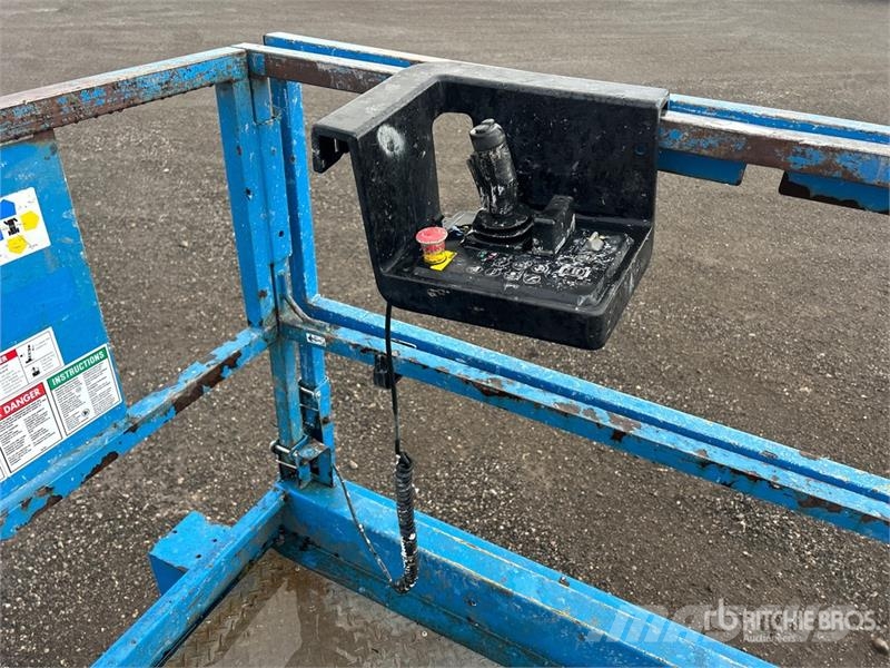 Genie GS-2669 RT Diesel Scissor Lift رافعات مقصية الشكل