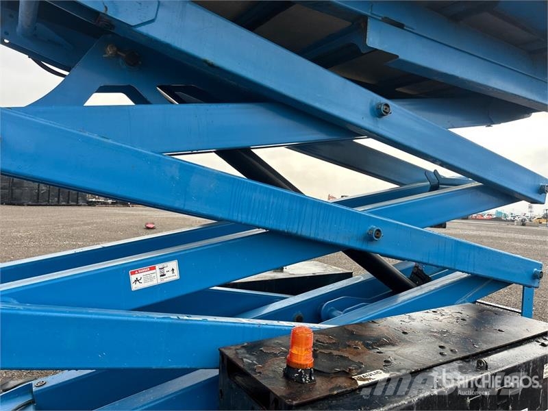 Genie GS-2669 RT Diesel Scissor Lift رافعات مقصية الشكل