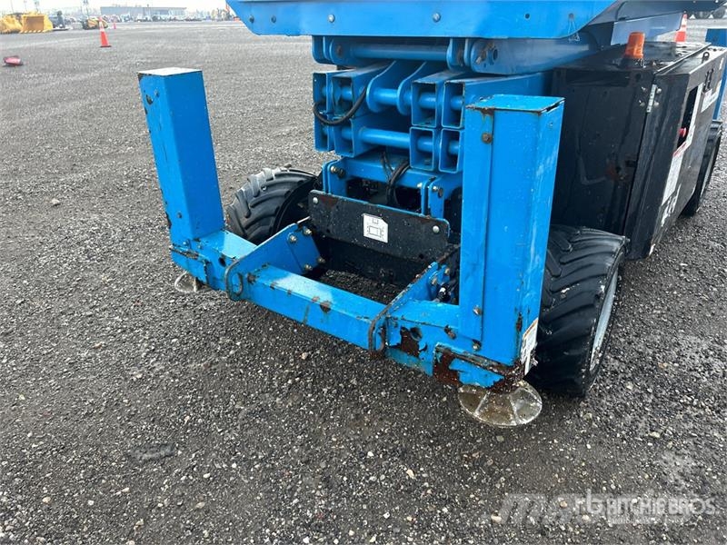 Genie GS-2669 RT Diesel Scissor Lift رافعات مقصية الشكل