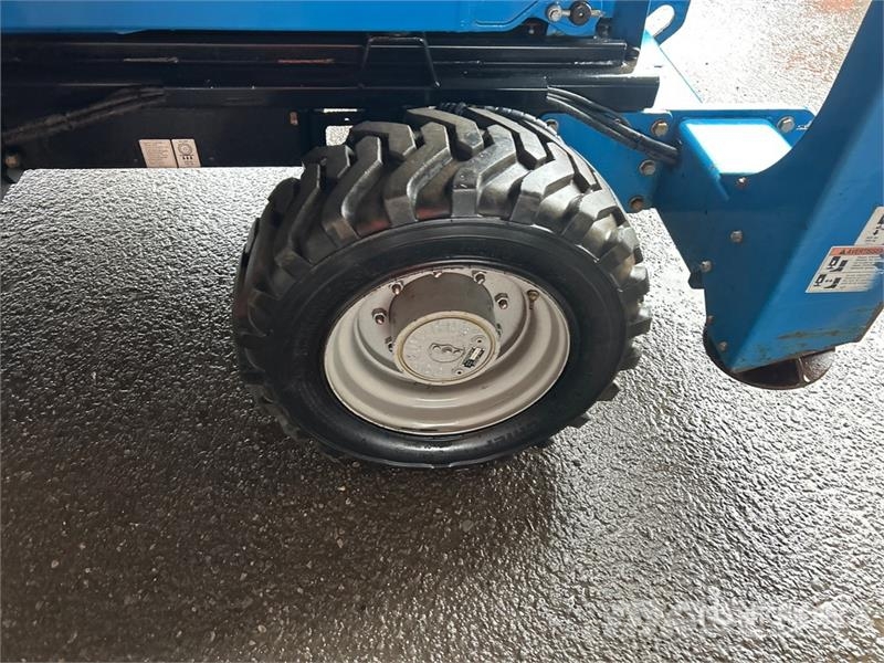 Genie GS-3384 4x4 Diesel Scissor Lift رافعات مقصية الشكل