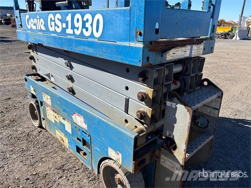 Genie GS1930 Electric Scissor Lift رافعات مقصية الشكل