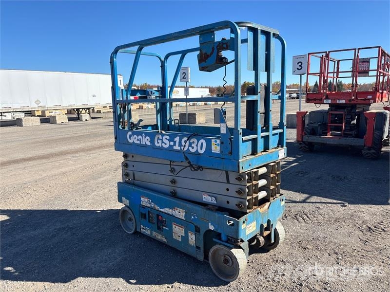 Genie GS1930 Electric Scissor Lift رافعات مقصية الشكل