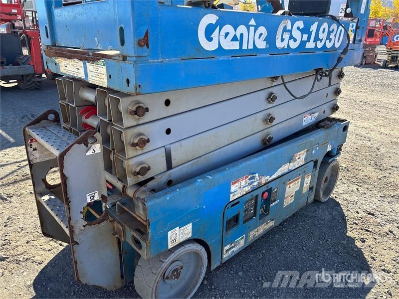 Genie GS1930 Electric Scissor Lift رافعات مقصية الشكل