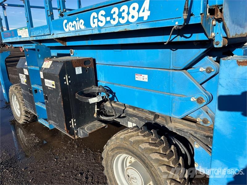 Genie GS3384RT 4x4 Dual Fuel Scissor Lift Scissor lifts