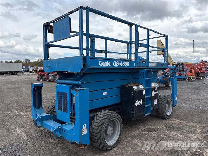 Genie GS4390 4x4 Diesel Scissor Lift Nacelle ciseaux