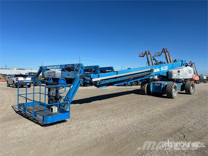 Genie S-125 4WD Diesel Telescopic Boom Lift Teleskopbühnen
