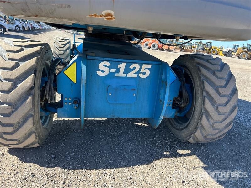 Genie S-125 4WD Diesel Telescopic Boom Lift Teleskopbühnen