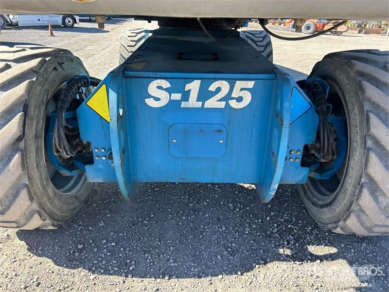 Genie S-125 4WD Diesel Telescopic Boom Lift Teleskopbühnen