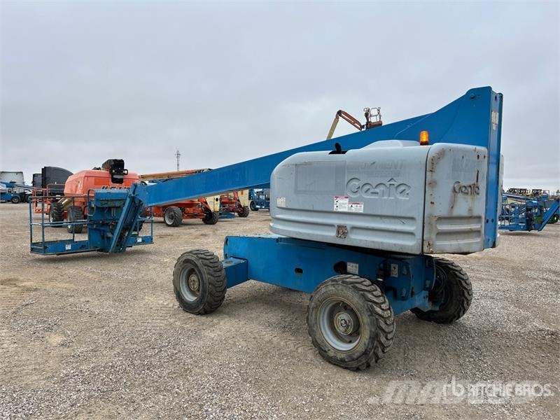 Genie S-45 Telescopic boom lifts