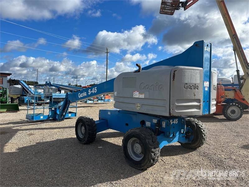 Genie S-45 Teleskopske dvižne ploščadi