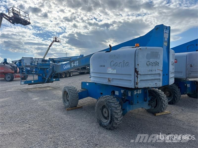 Genie S-45 رافعات سلة تلسكوبية