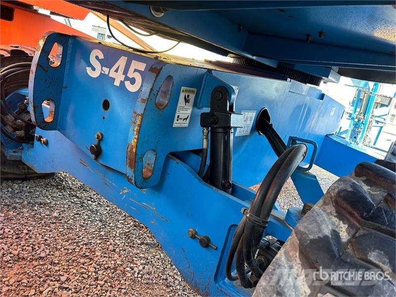 Genie S-45 Teleskopske dvižne ploščadi