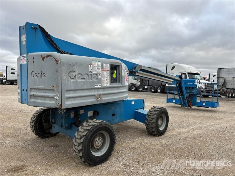 Genie S-45 2WD Diesel Articulating Boom Lift Telescoophoogwerkers