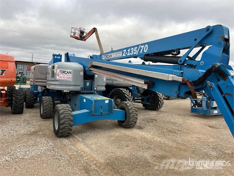 Genie S-45 2WD Diesel Articulating Boom Lift Telescoophoogwerkers