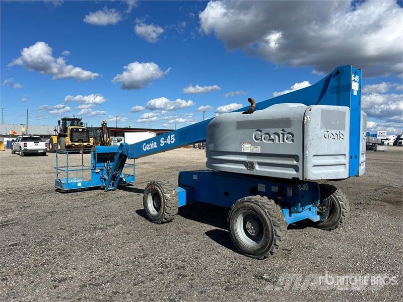 Genie S-45 4WD Diesel Telescopic Boom Lift Teleskooppipuominostimet