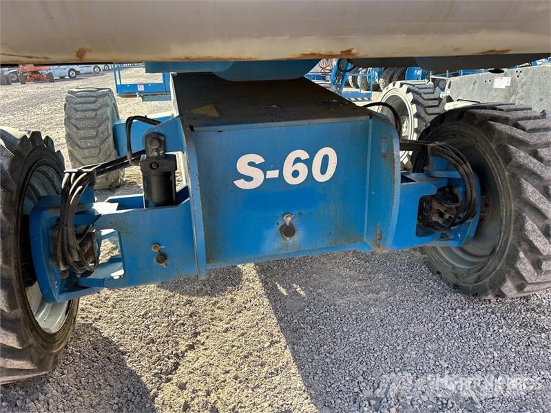 Genie S-60X 4WD Diesel Articulating Boom Lift Teleskopbühnen