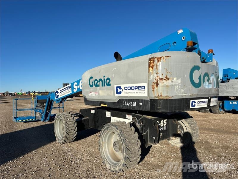 Genie S-65 4WD Telescopic Boom Lift Nacelles télescopiques