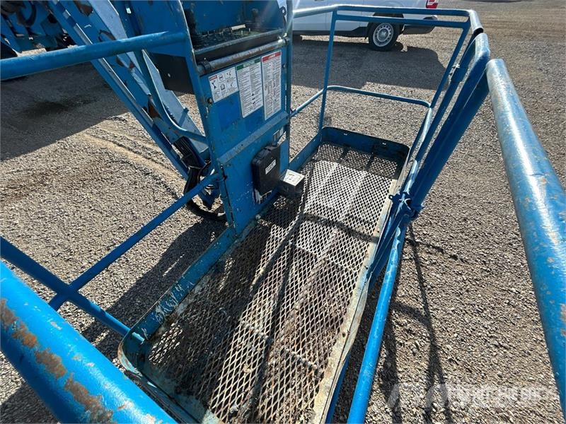 Genie S-85 Diesel Telescopic Boom Lift 견인식 전동이동 리프트